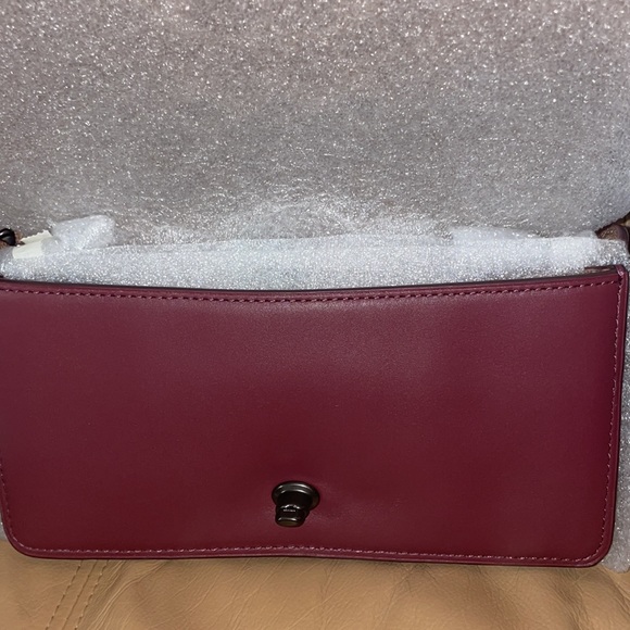 Coach Dinky - Picture 8 of 12